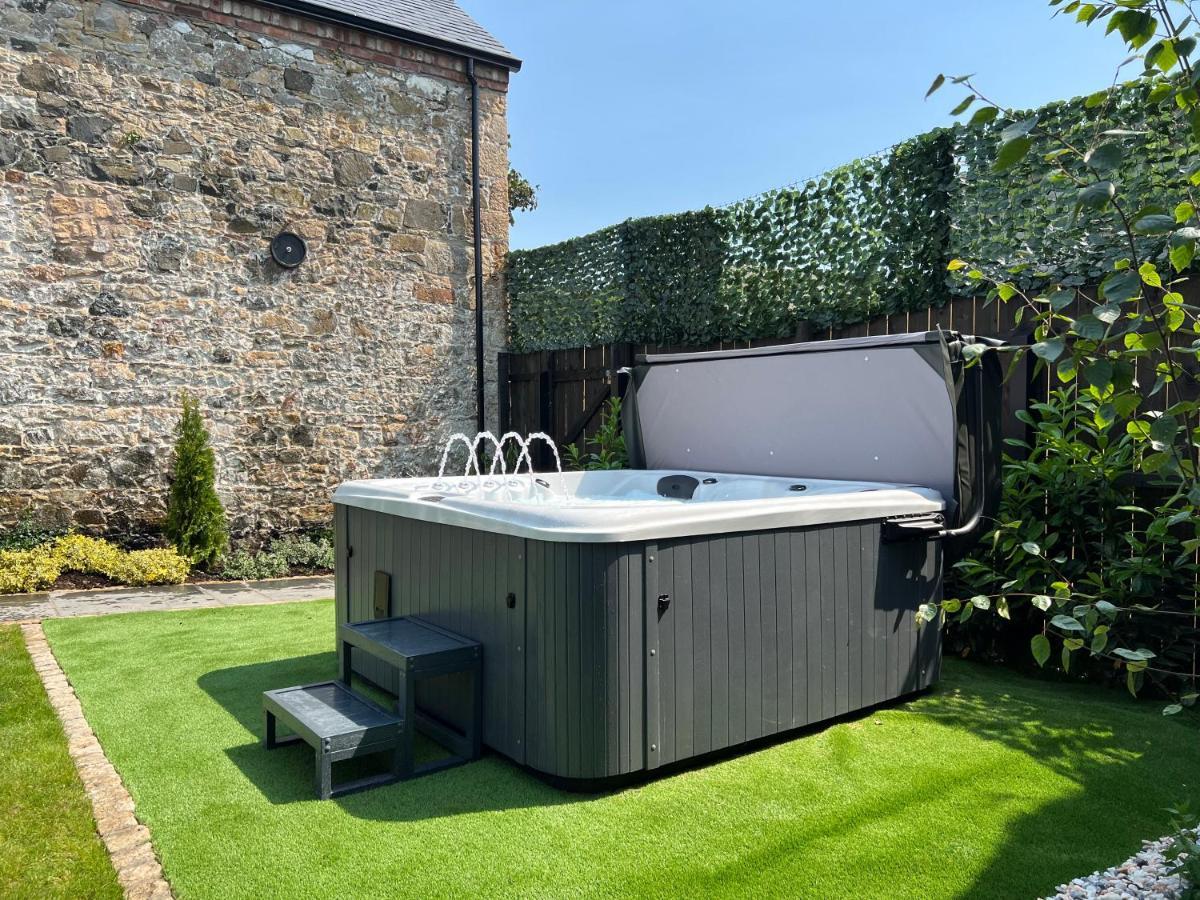 Converted Victorian Coach House With Hot Tub Stewartstown Exterior foto